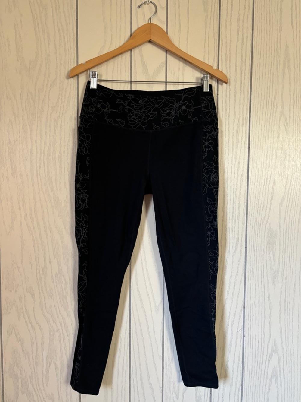 SKETCHERS BLACK FLORAL LEGGINGS
